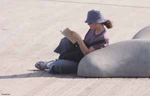 woman_reading_a_book-other